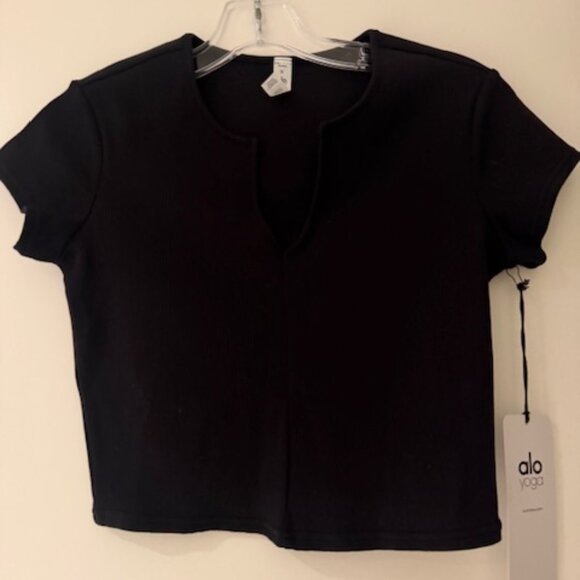 Alo Yoga - Picture 1 of 3